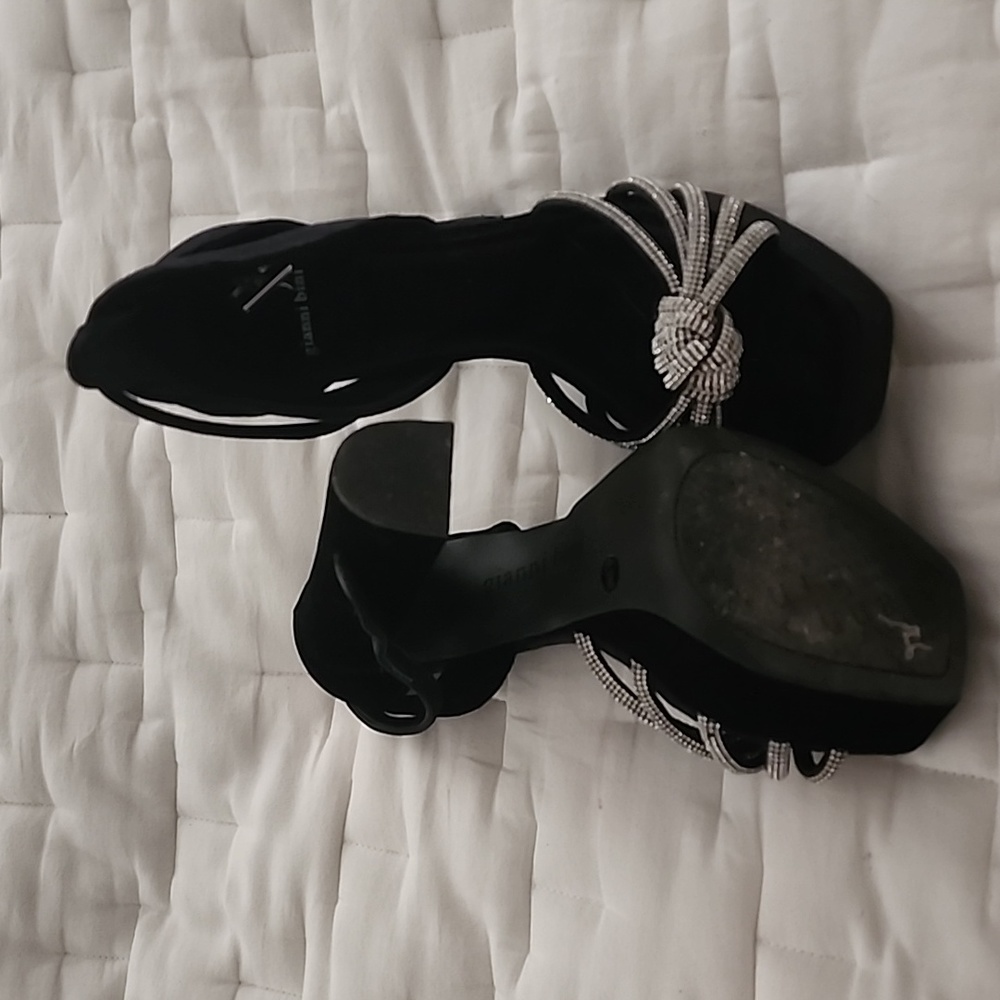 Heels - Picture 3 of 3